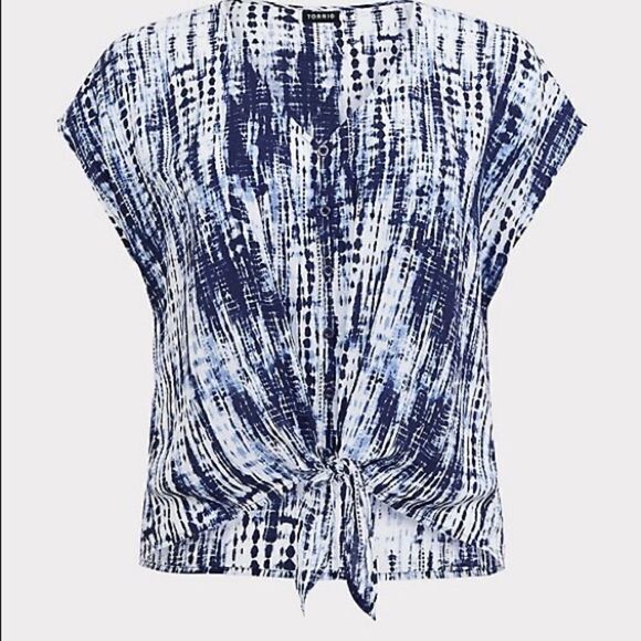 Torrid BLUE TIE-DYE CHALLIS TIE FRONT DOLMAN Cropped TOP Blouse coastal L/0 - Picture 3 of 14
